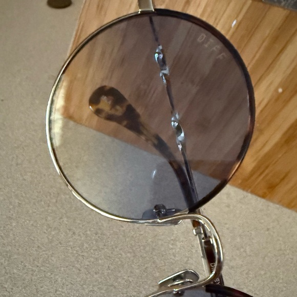 Gryffindor Unisex 46mm Polarized Sunglasses by 
DIFF  NWT Collectors Series - Picture 14 of 17